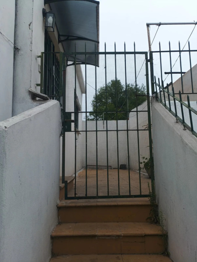 Casa ID.5664 - Alquiler Casa de altos 2 Dormitorio Union con patio