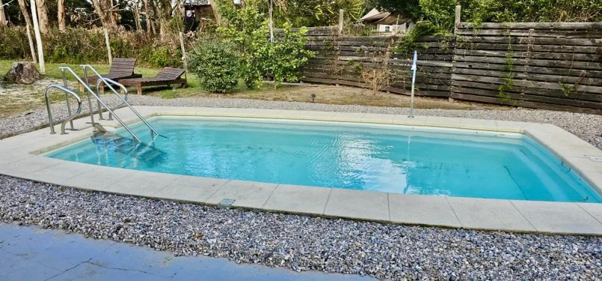 Casa ID.3664 - Venta Terreno con 2 Casas La Floresta con Barbacoa y Piscina 