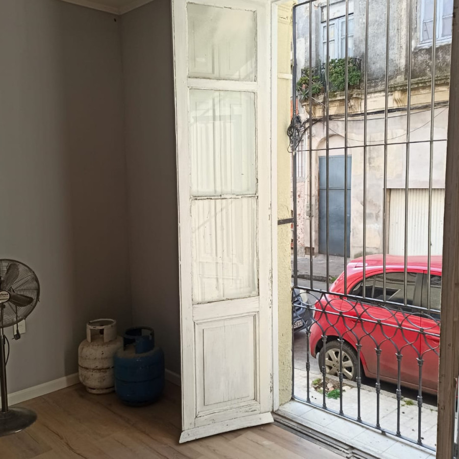 Casa ID.4235 - Venta Casa 5 Dormitorios La Comercial Inversion