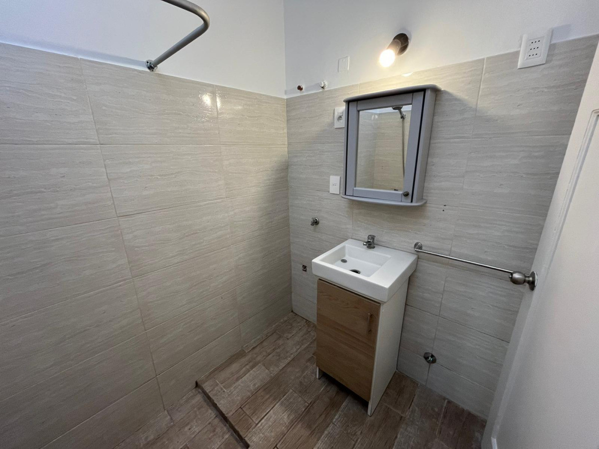 Casa ID.5333 - Alquiler Casa 2 Dormitorios Jacinto Vera con azotea