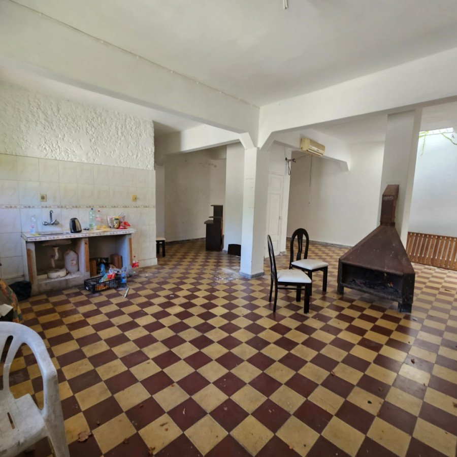 Casa ID.6139 - Venta Casa con Fabrica y Apartamento Bella Vista Inversion