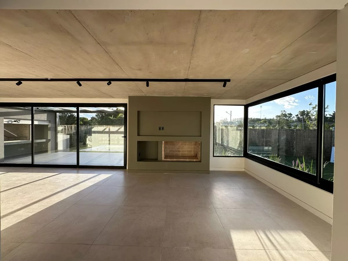 Casa ID.4595 - Alquiler Casa a Estrenar Barrio Privado Parques II con Piscina