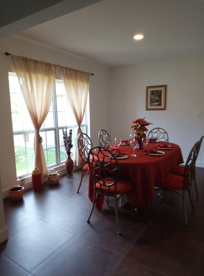 Casa ID.3150 - Venta Casa 8 Dormitorios Barrio Privado Cumbres de Carrasco