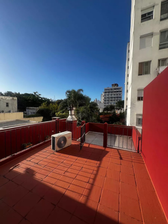 Casa ID.4328 - Venta Casa 4 Dormitorios Pocitos con Patio y Barbacoa