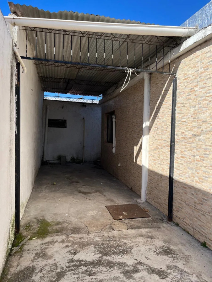 Casa ID.5018 - Venta Casa 2 Dormitorios Villa Española con jardin y cochera