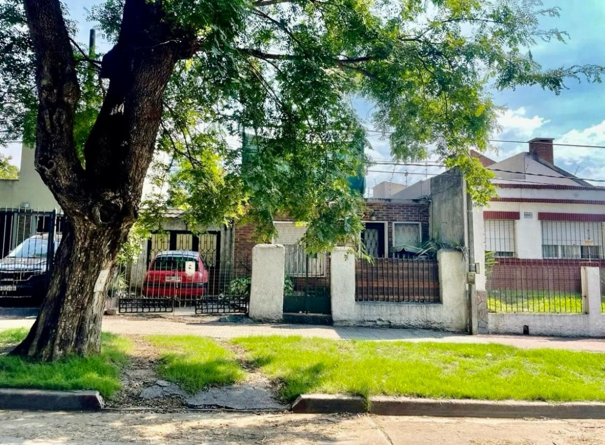 Casa ID.4563 - Venta Casa 2 Dormitorios Buceo con Cochera