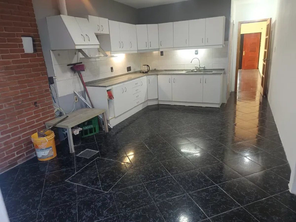 Casa ID.6416 - Alquiler Casa 2 Dormitorios Brazo Oriental con patio y cochera