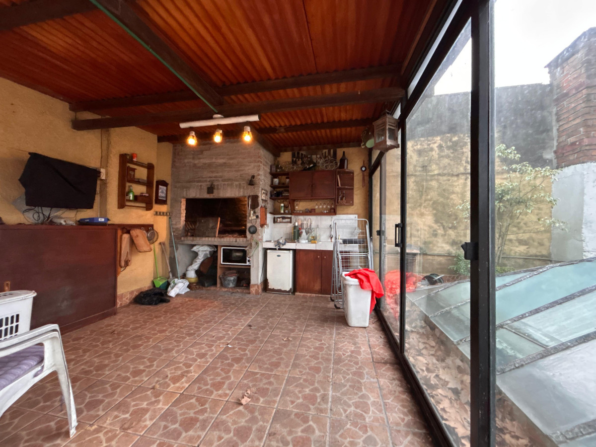 Casa ID.4939 - Venta Casa 4 Dormitorios Cordón con Barbacoa y Azotea
