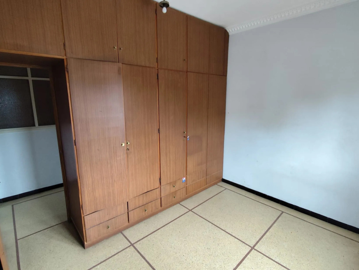 Casa ID.5670 - Venta Casa y Apartamento 4 Dormitorios Paso Molino con garaje