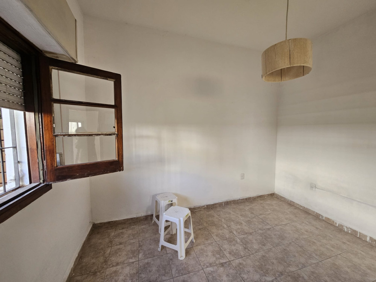 Casa ID.6496 - Alquiler Casa 2 Dormitorios Brazo Oriental patio y cochera