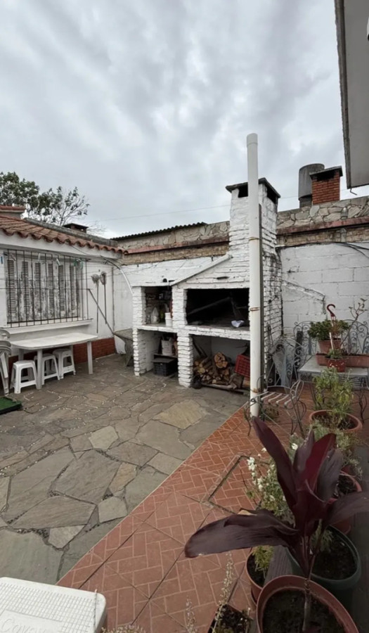 Casa ID.6092 - Venta Padron con 3 Casas Malvin Ideal Inversion 560m2