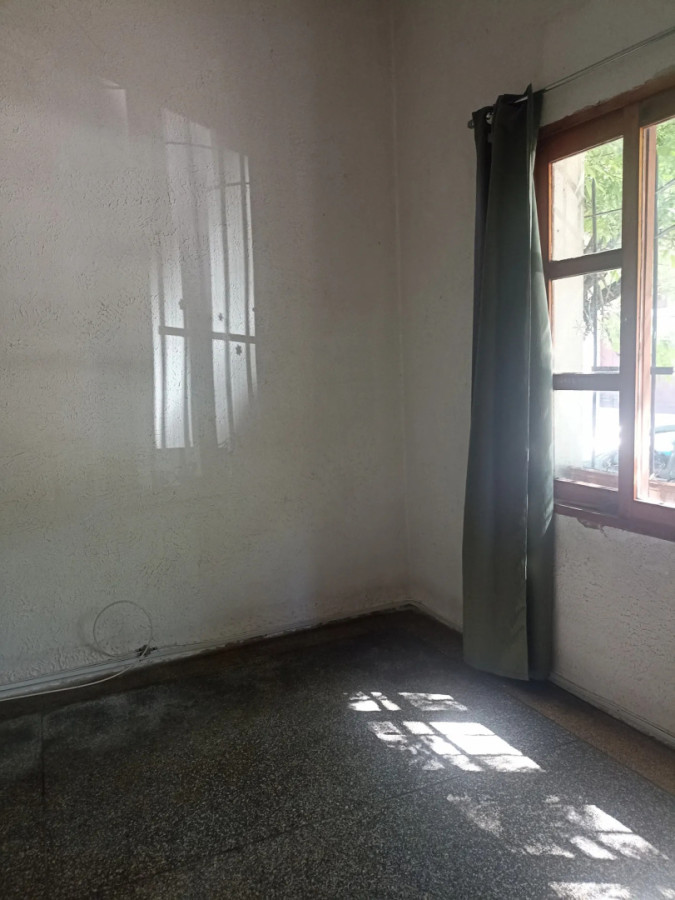 Casa ID.5668 - Venta Casa 2 Dormitorios Pocitos con patio 