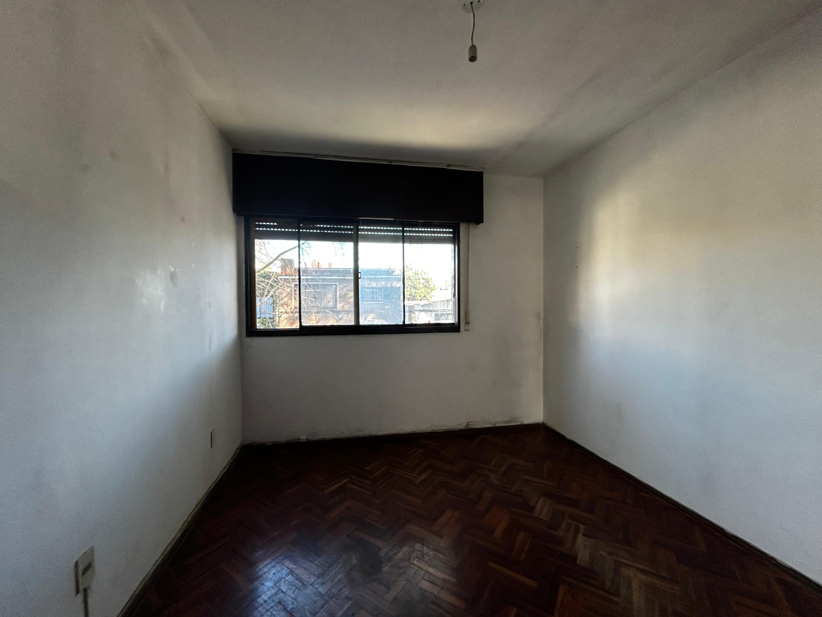 Casa ID.5254 - Venta Casa a Reciclar 3 Dormitorios Pocitos con Cochera
