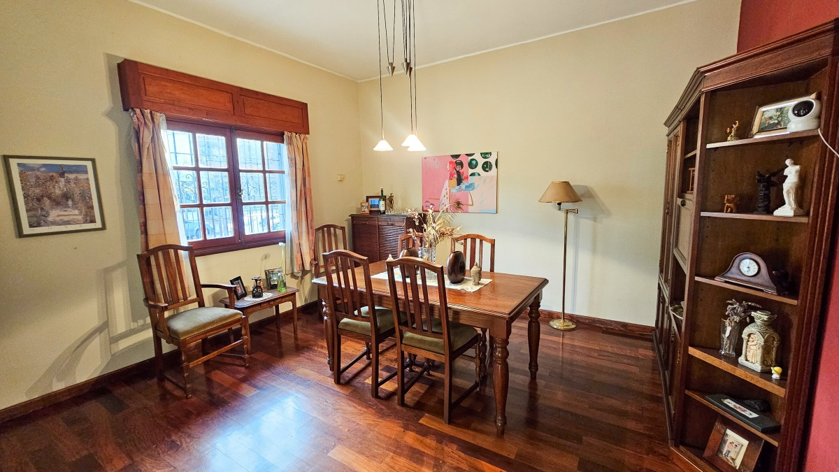 Casa ID.2599 - Venta Casa 4 Dormitorios Patio y Piscina Parque Batlle