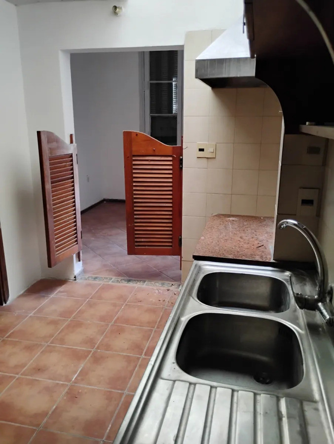 Casa ID.5342 - Alquiler Casa 3 Dormitorios Reducto con azotea y garaje