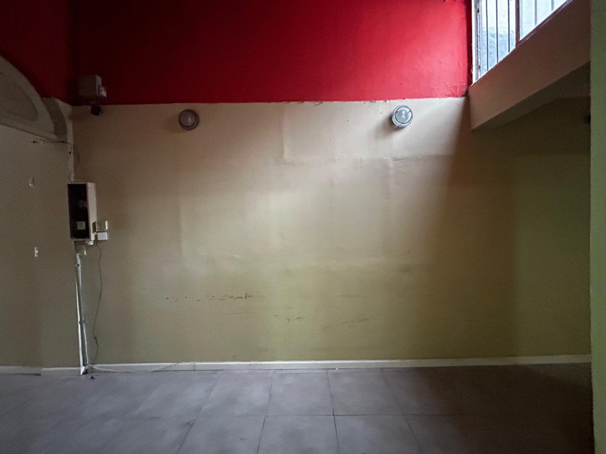 Casa ID.4235 - Venta Casa 5 Dormitorios La Comercial Inversion