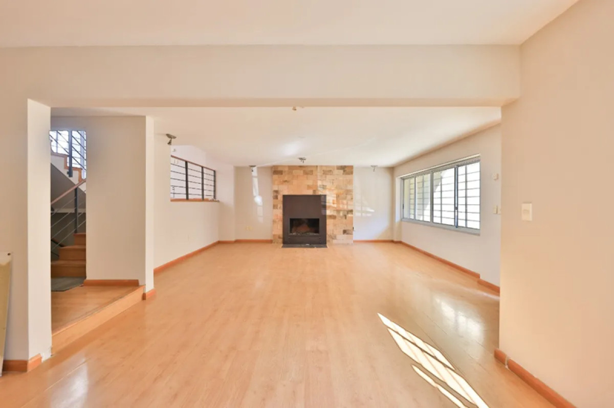 Casa ID.4673 - Venta Excelente Casa 4 Dormitorios Pocitos Garaje y Jardin