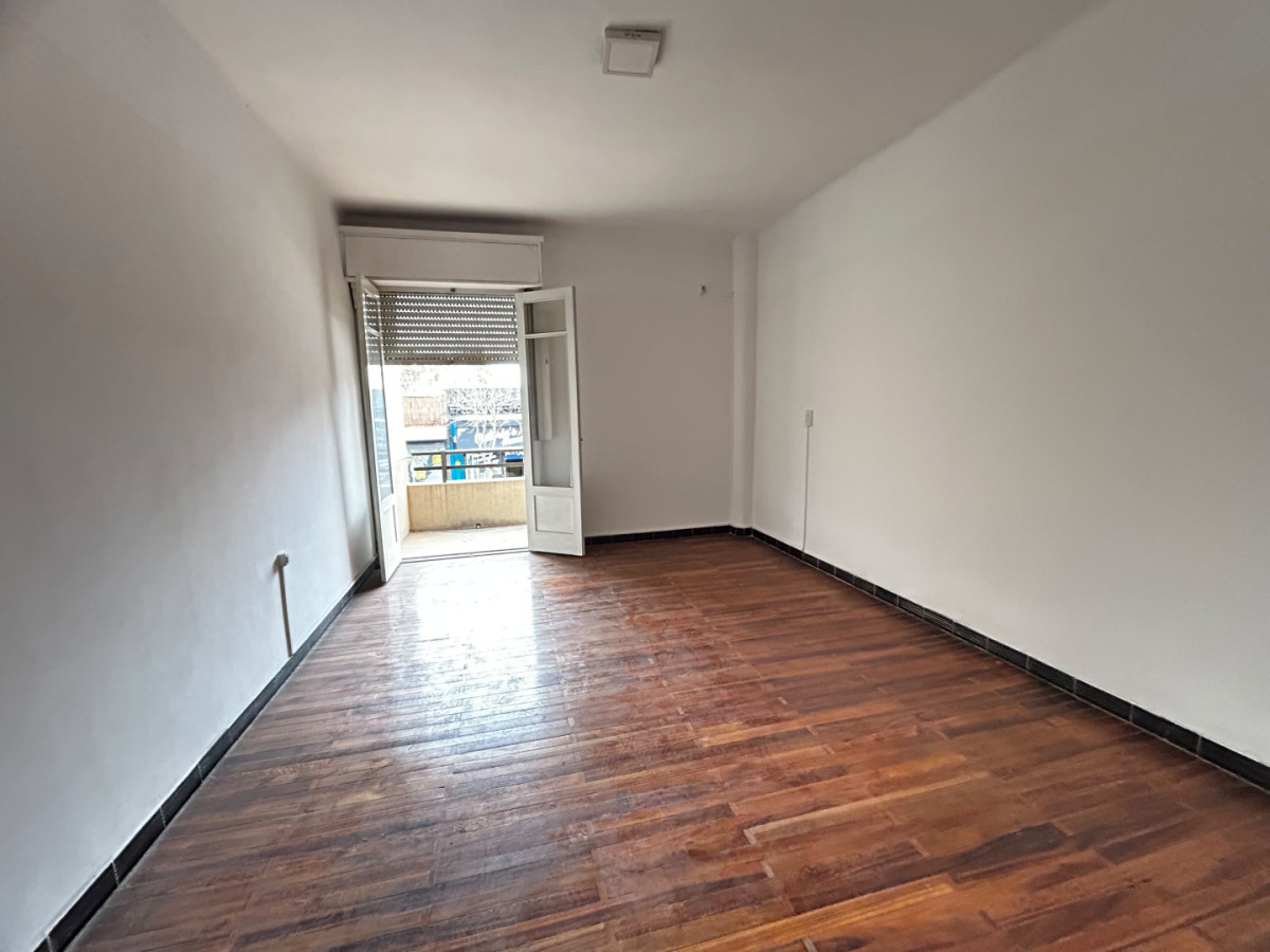 Casa ID.4774 - Venta Casa 4 Dormitorios Unión con balcón 