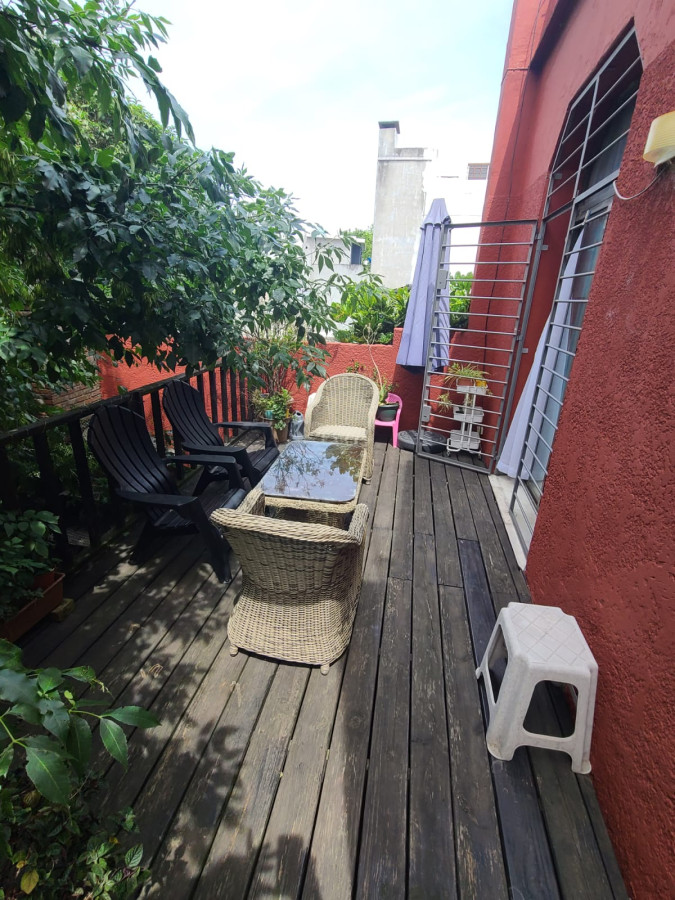 Casa ID.5004 - Venta Casa 5 Dormitorios La Blanqueada con Garaje y Patio