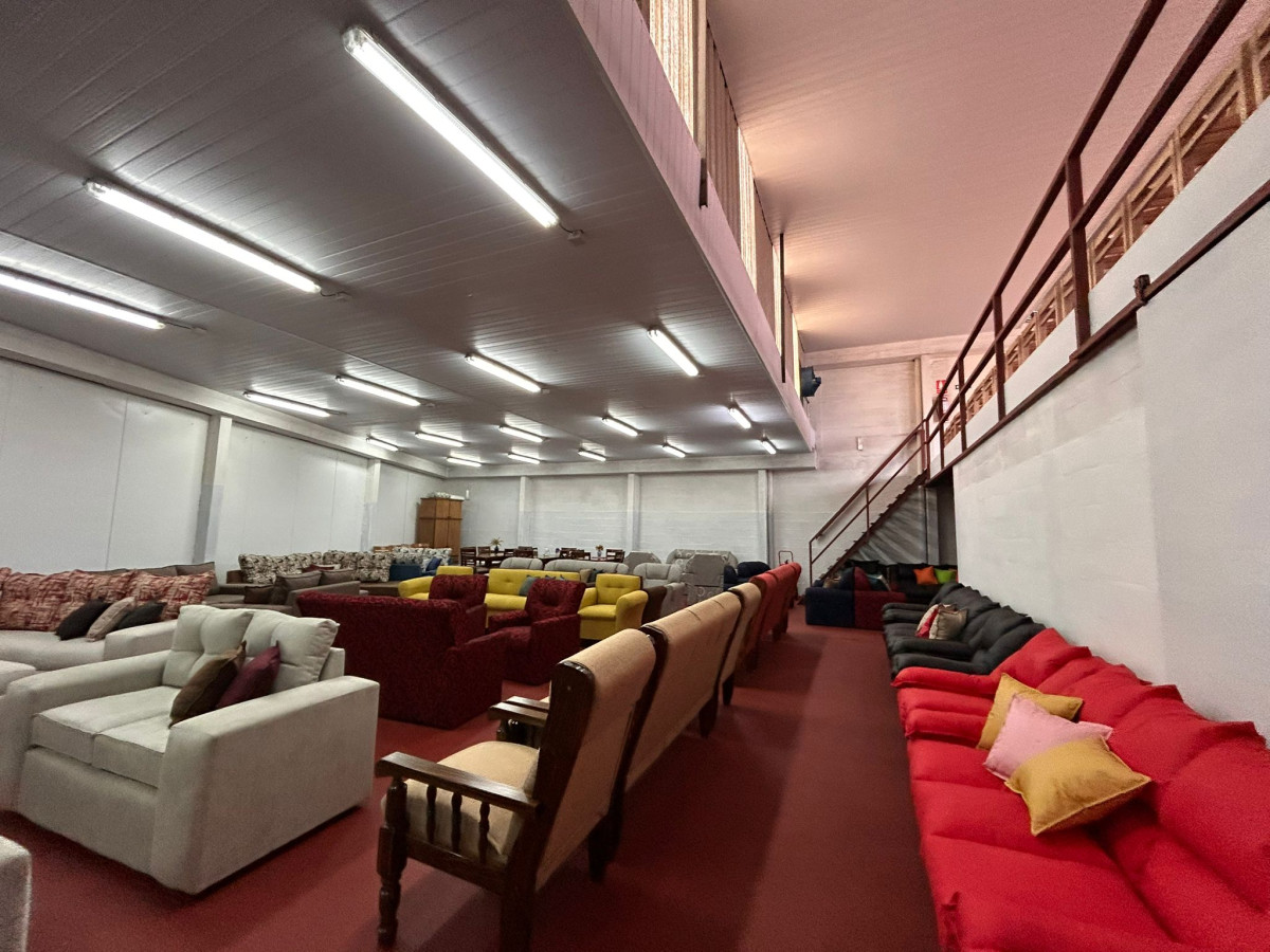 Casa ID.4896 - Venta Gran Casa 4 Dormitorios con Galpón y Piscina Colón