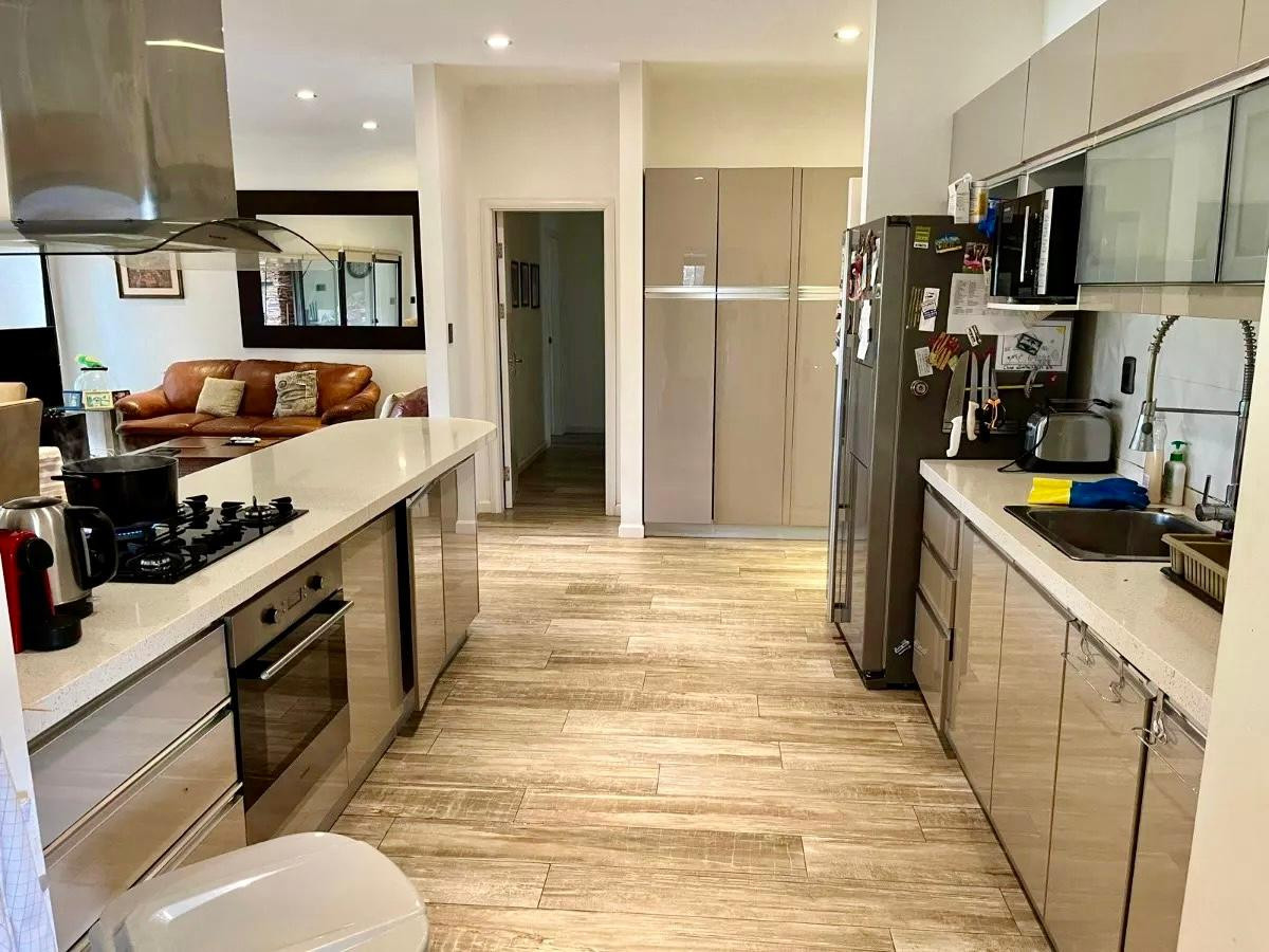 Casa ID.3972 - Venta Casa 4 Dormitorios Barrio Privado La Tahona con Piscina