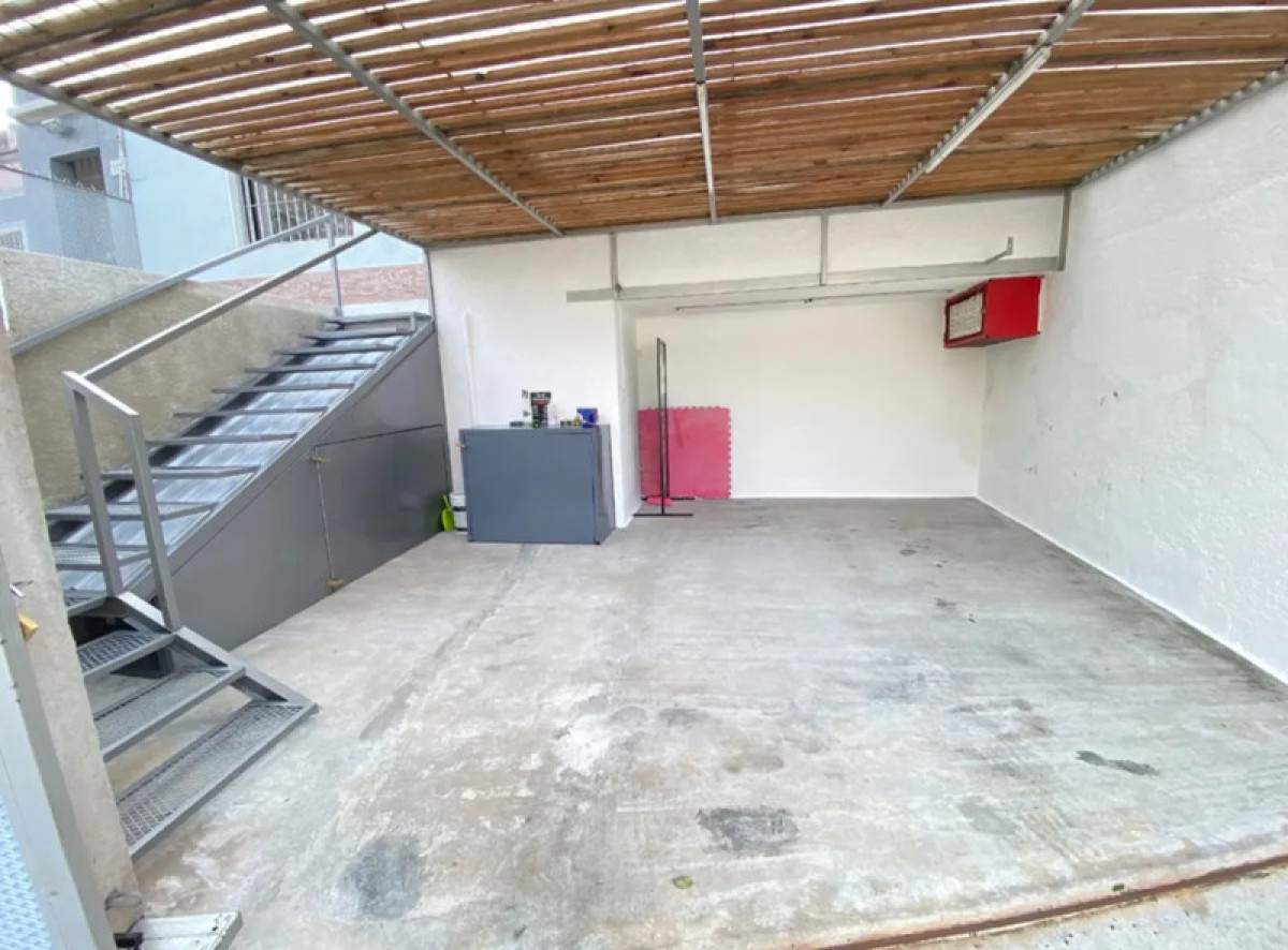 Casa ID.5692 - Venta Casa PH 2 Dormitorios Buceo con Patio y Cochera