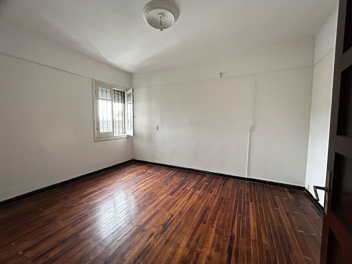 Casa ID.4774 - Venta Casa 4 Dormitorios Unión con balcón 