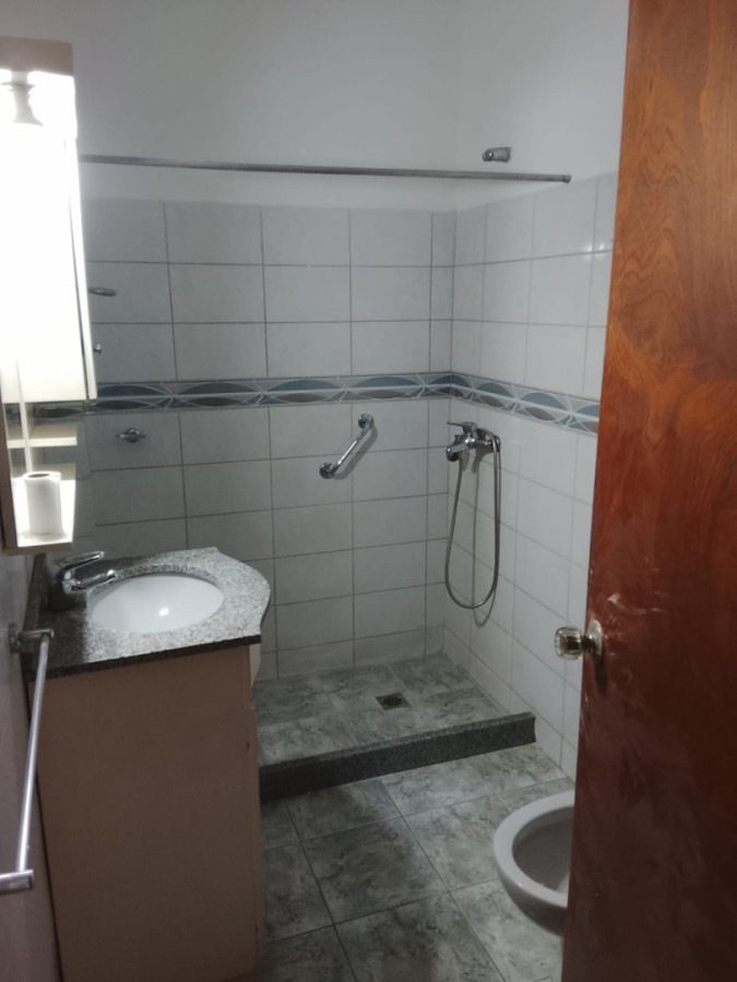 Casa ID.6452 - Alquiler o Venta Casa 4 Dormitorios Buceo Parrillero y Cochera
