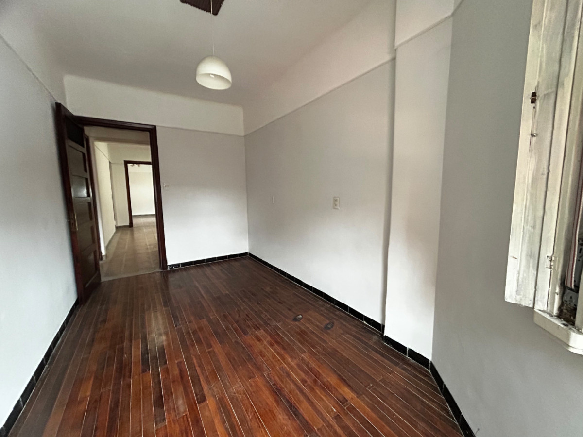 Casa ID.4774 - Venta Casa 4 Dormitorios Unión con balcón 