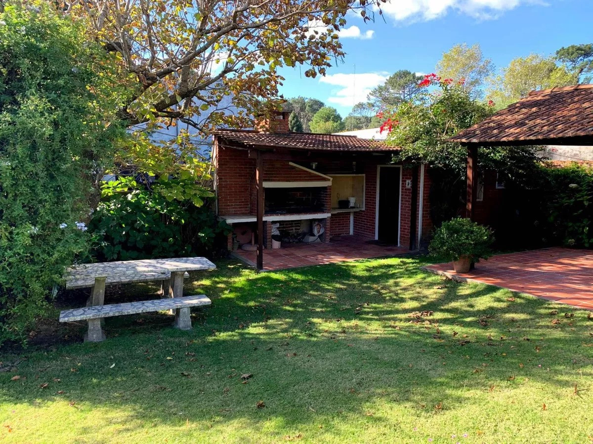 Casa ID.4428 - Venta Casa 3 Dormitorios Carrasco Garaje y Piscina
