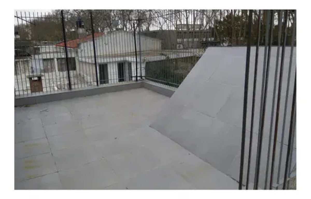 Casa ID.4795 - Alquiler Casa 4 Dormitorios Buceo con terraza y balcón 