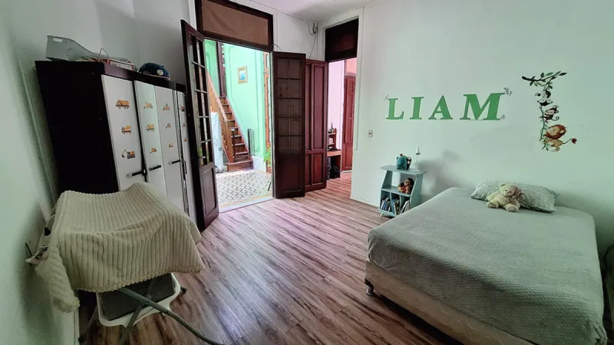 Casa ID.5676 - Venta Casa 3 Dormitorios La Comercial con patio y cochera