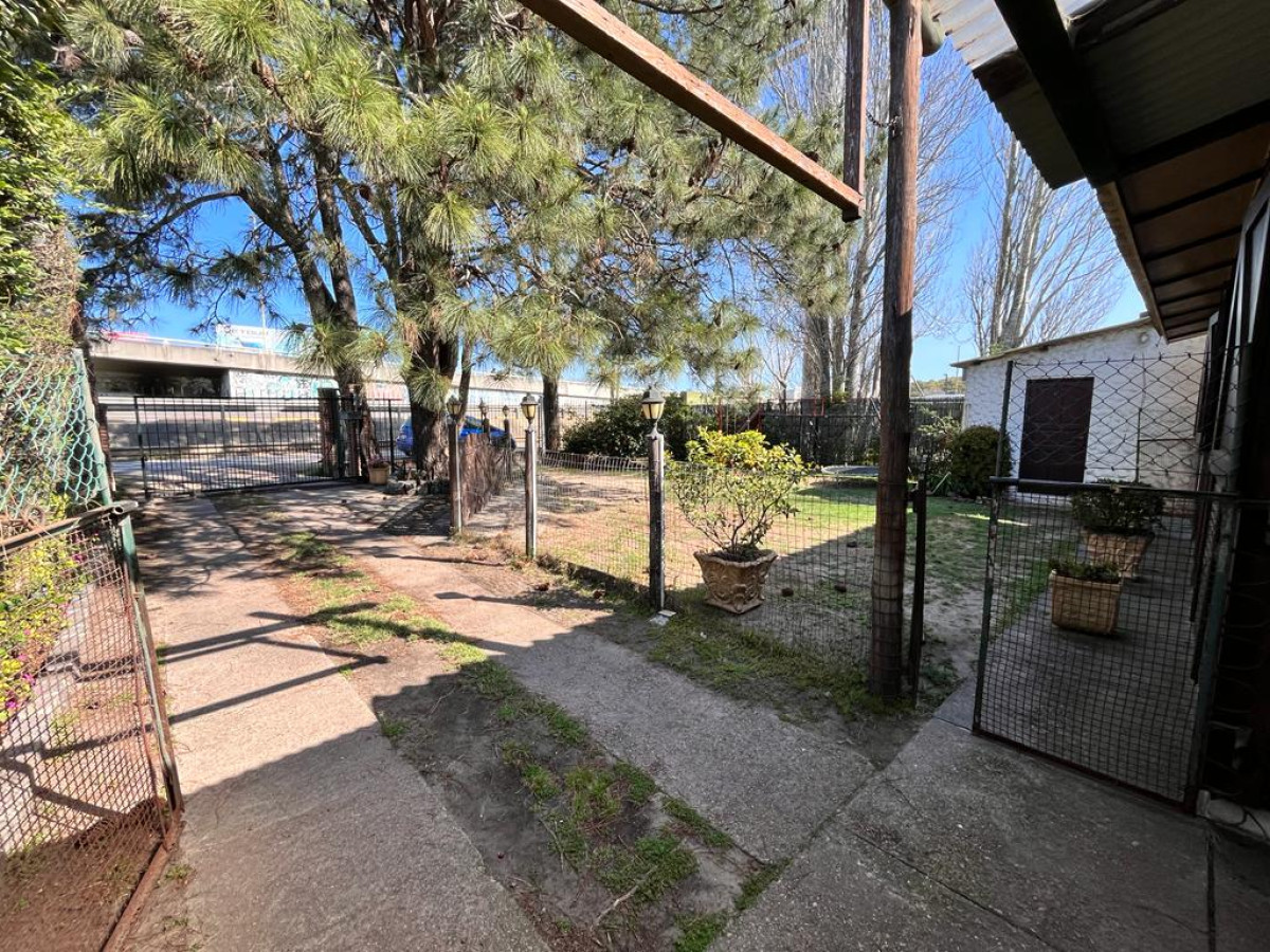 Casa ID.2524 - Dos Casas en Único Padrón con Cochera Parque Miramar Ideal Desarrolladores