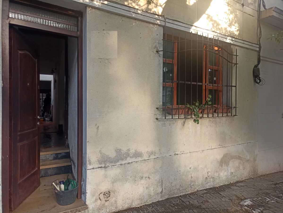 Casa ID.5668 - Venta Casa 2 Dormitorios Pocitos con patio 