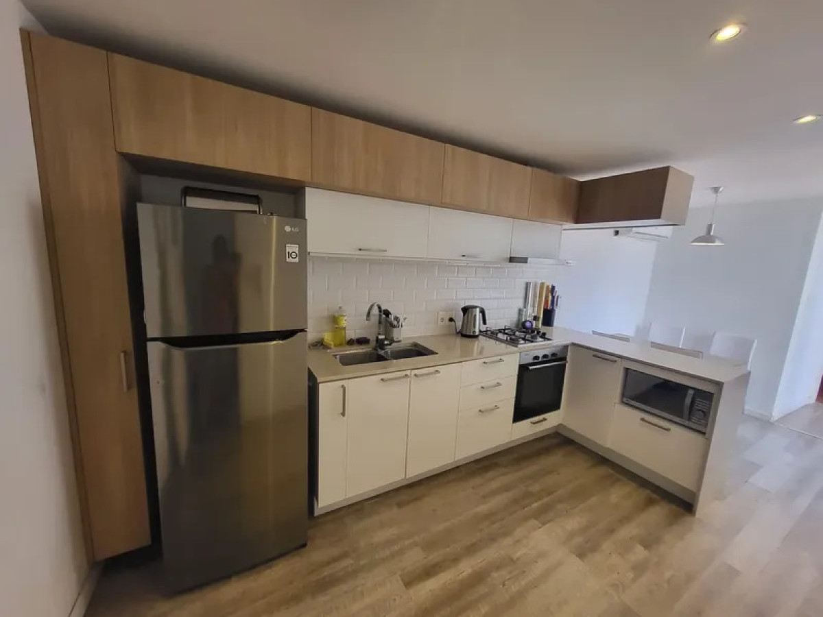 Casa ID.6117 - Venta Casa 4 Dormitorios Malvin con patio y garaje