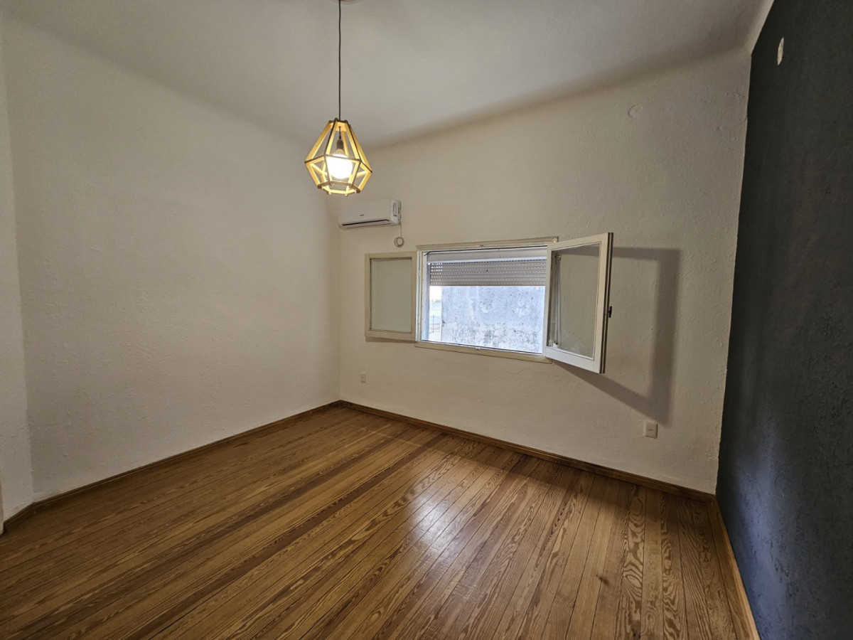 Casa ID.6540 - Venta Casa 3 o 4 Dormitorios Barbacoa y Garaje La Blanqueada