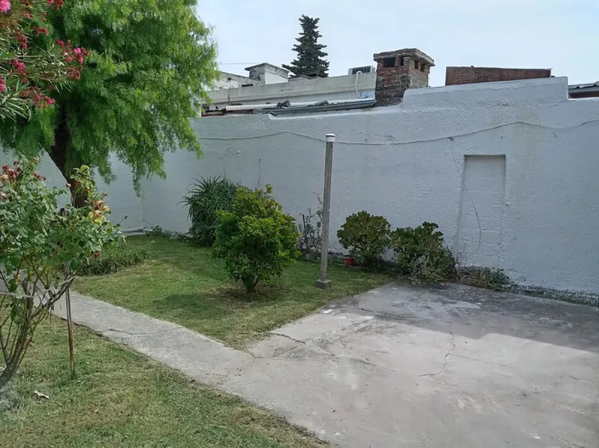Casa ID.6400 - Venta Casa 3 Dormitorios Paso Molino con patio y cochera