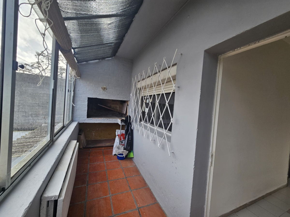 Casa ID.6782 - Alquiler Casa de Altos 2 Dormitorios La Blanqueada Parrillero