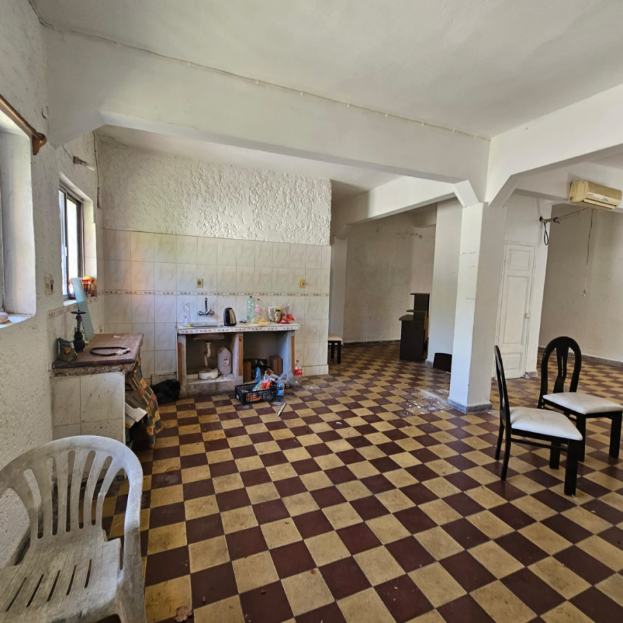 Casa ID.6139 - Venta Casa con Fabrica y Apartamento Bella Vista Inversion