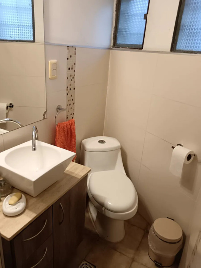 Casa ID.5763 - Venta Gran Casa Padron Unico 5 Dormitorios Cochera y Terraza