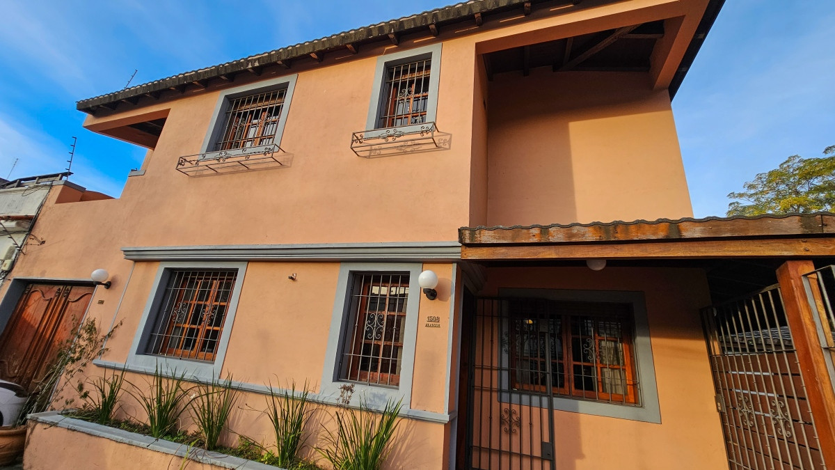 Casa ID.2599 - Venta Casa 4 Dormitorios Patio y Piscina Parque Batlle