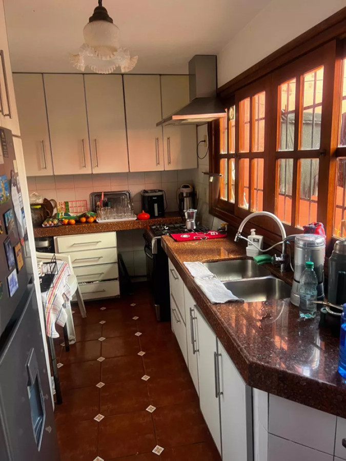 Casa ID.4328 - Venta Casa 4 Dormitorios Pocitos con Patio y Barbacoa
