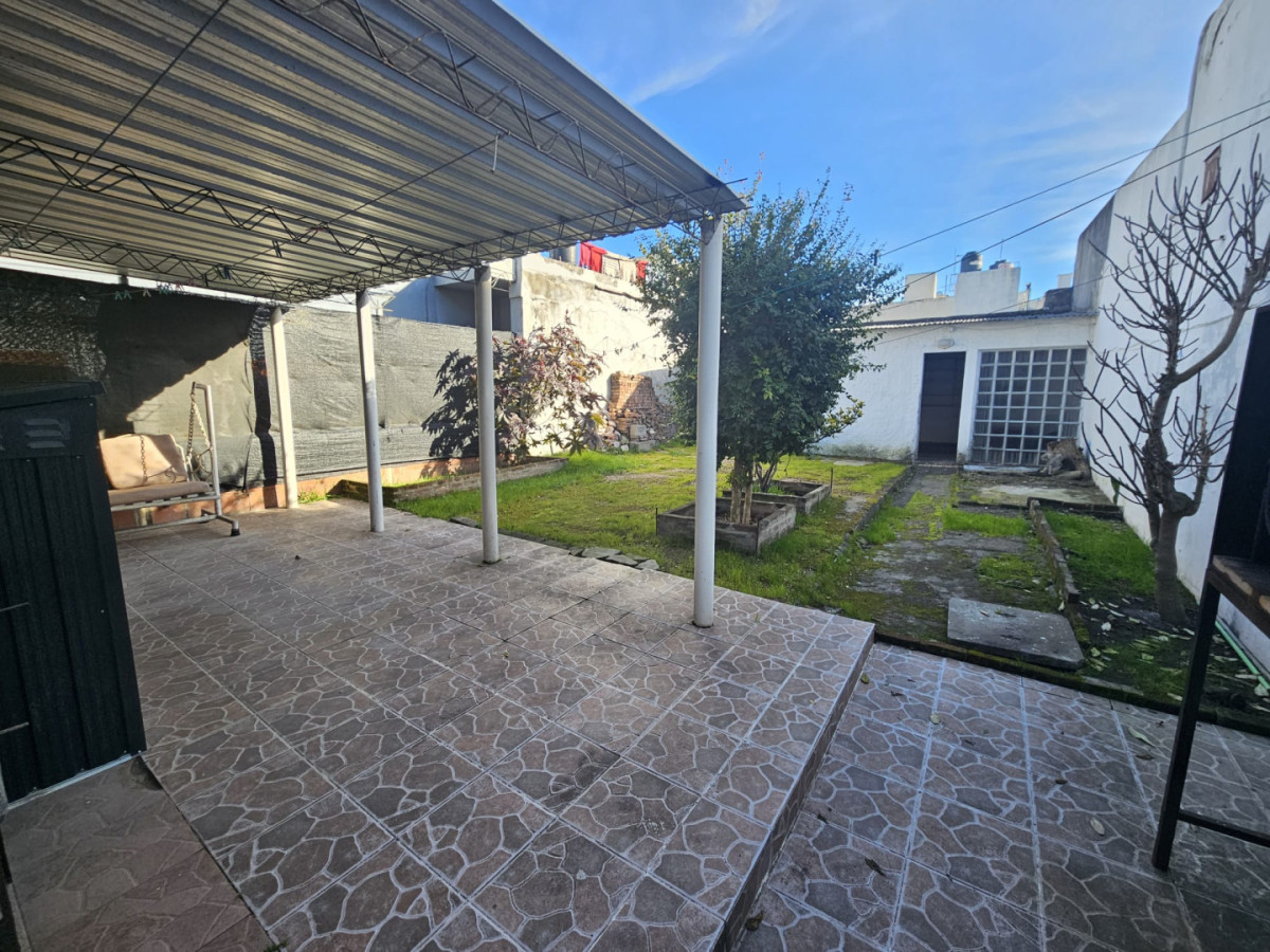 Casa ID.6268 - Venta Casa y Apartamento 4 Dormitorios Brazo Oriental Cochera