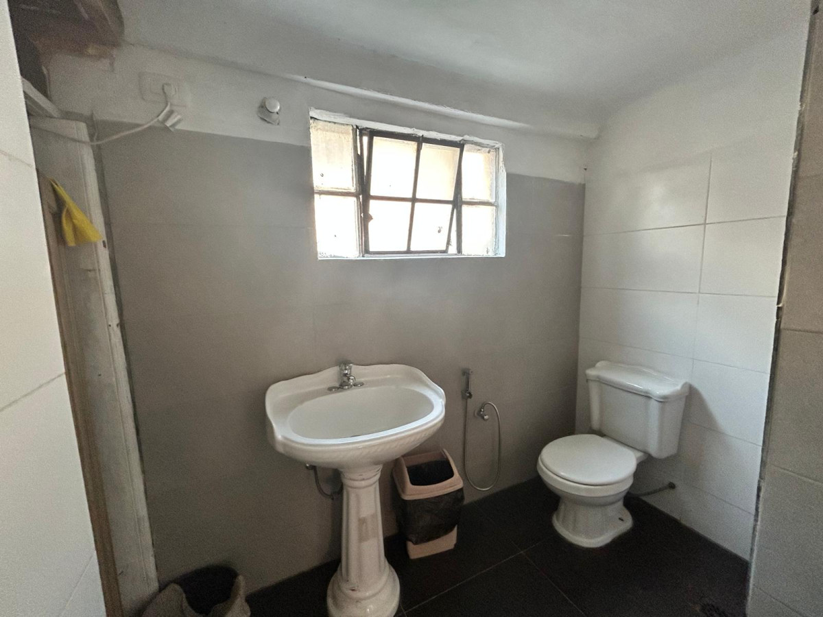 Casa ID.3549 - Venta Casa 4 Dormitorios Centro con Balcón 