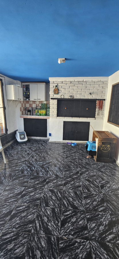 Casa ID.6057 - Venta Casa 2 Dormitorios Perez Castellanos Barbacoa y Cochera