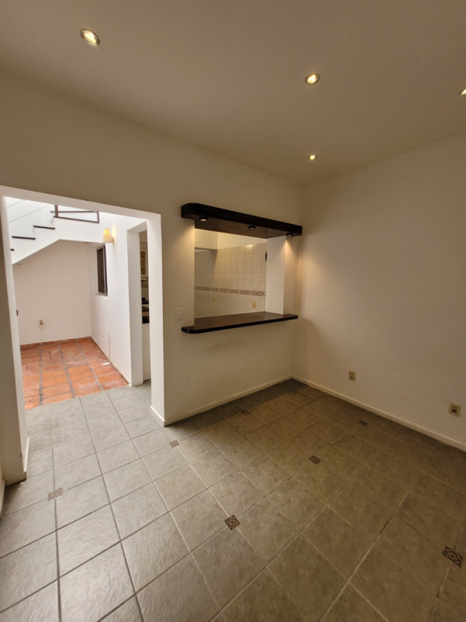 Casa ID.5461 - Alquiler Casa 3 Dormitorios Tres Cruces con azotea 