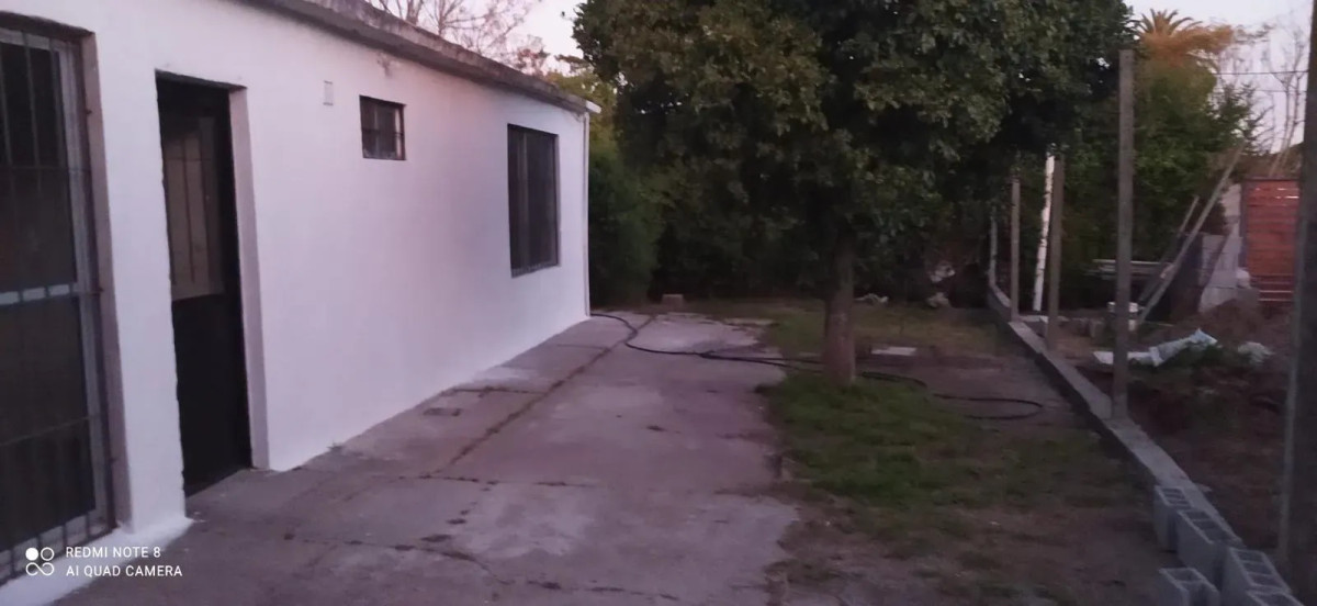 Casa ID.6883 - Alquiler Casa Lagomar 4 Dormitorios Patio Cochera y Parrillero