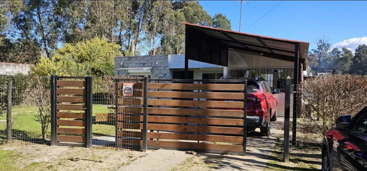 Casa ID.3664 - Venta Terreno con 2 Casas La Floresta con Barbacoa y Piscina 