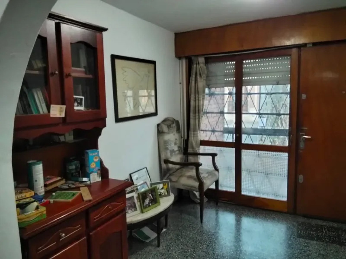 Casa ID.6402 - Venta Casa 3 Dormitorios La Coercial con patio y garaje