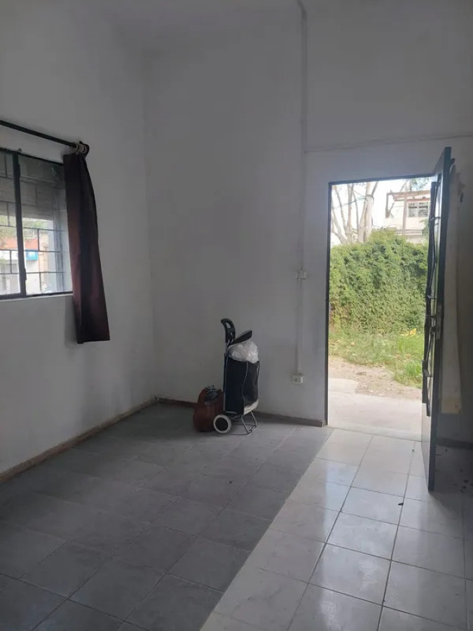 Casa ID.6473 - Alquiler Casa 2 Dormitorios Reducto con jardin 